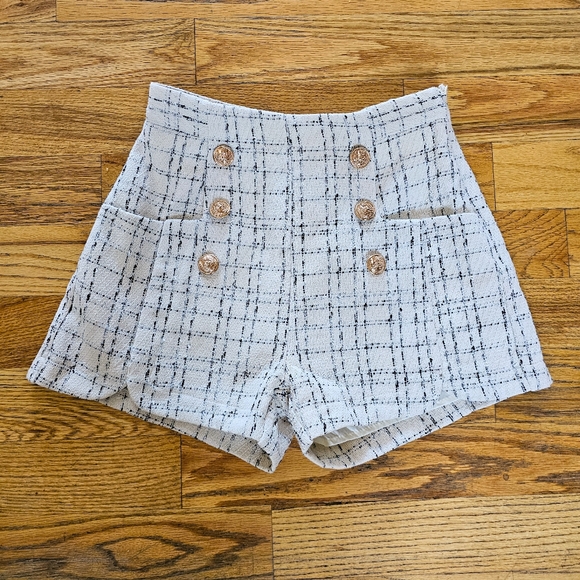 New Entro Size M Tweed Shorts Black and White with Gold Buttons Pockets Neutral - Picture 1 of 7